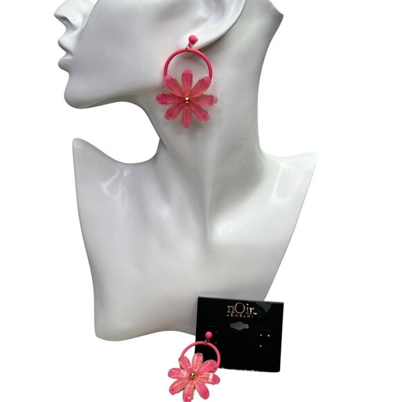 Noir Pink Daisy Flower Earrings Dangle Hoops Pierced Acrylic Large NWT - Picture 1 of 6